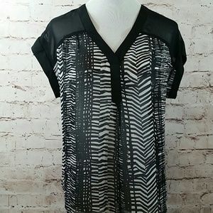 Daniel Rainn sheer short sleeves women's top, Nwt